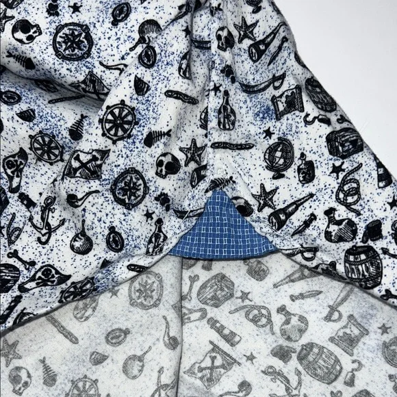 Visconti Black/White Pirate theme Button-Up - Picture 5 of 11